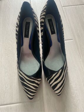 White House Black Market Zebra Size 8 Heels